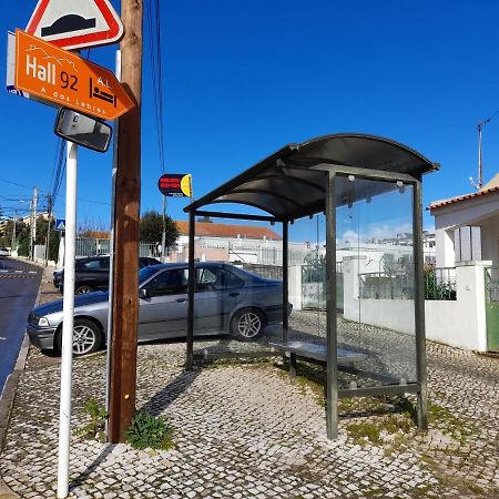 Hall 92 Quartos Com Wc Em Moradia Com Piscina A-Das-Lebres لوريس المظهر الخارجي الصورة