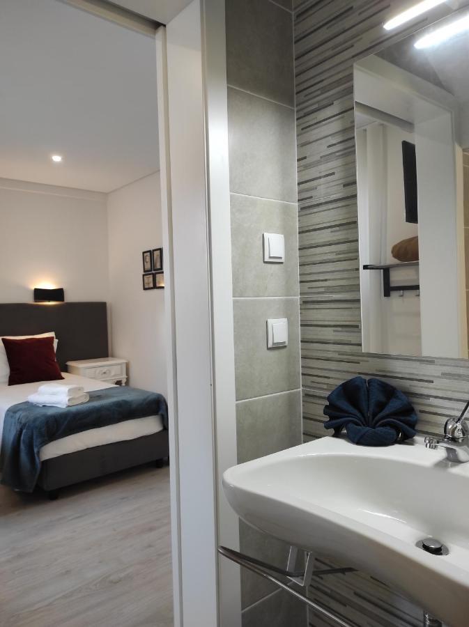 Hall 92 Quartos Com Wc Em Moradia Com Piscina A-Das-Lebres لوريس المظهر الخارجي الصورة