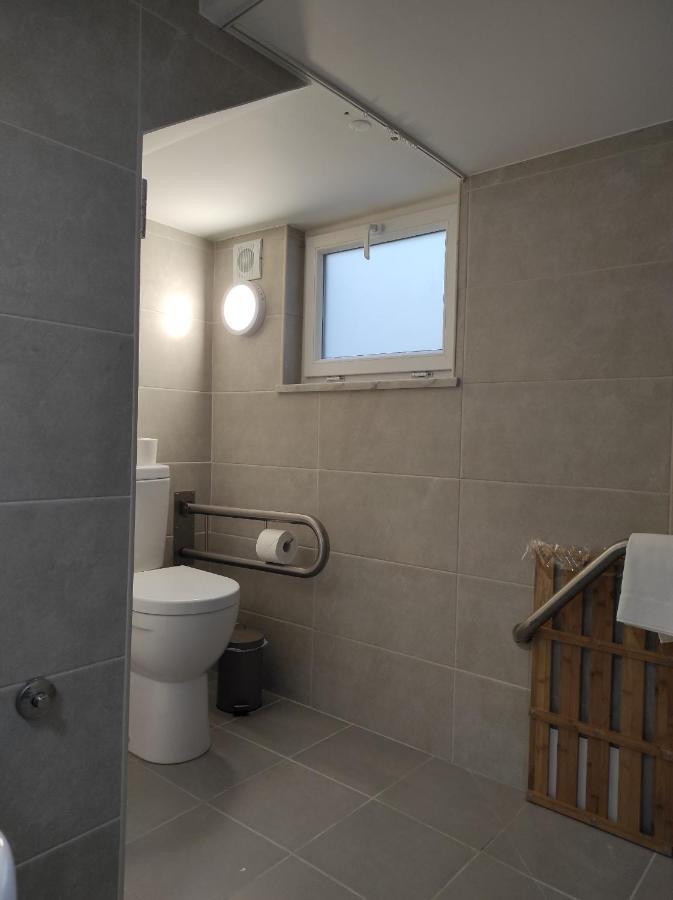 Hall 92 Quartos Com Wc Em Moradia Com Piscina A-Das-Lebres لوريس المظهر الخارجي الصورة
