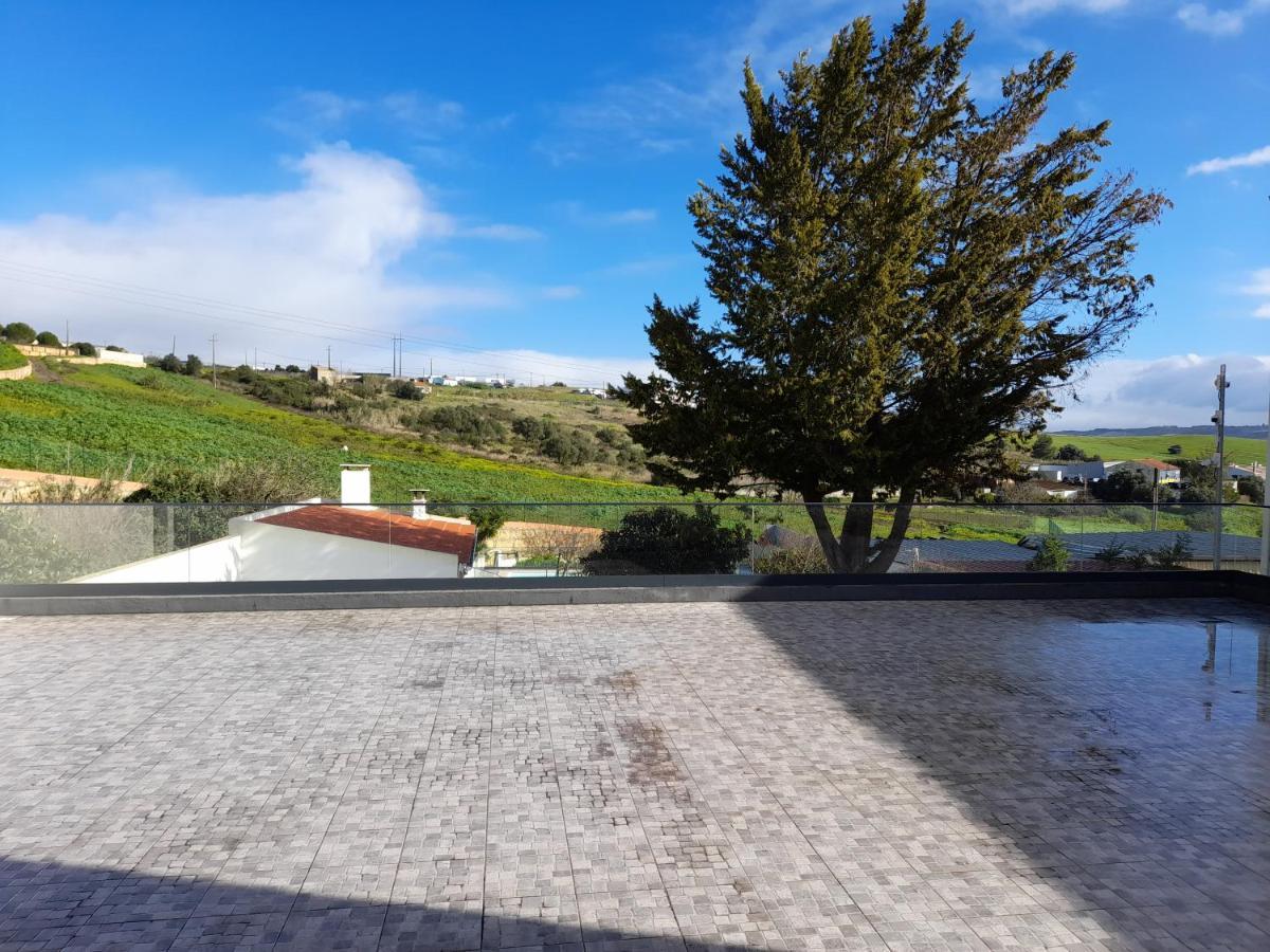 Hall 92 Quartos Com Wc Em Moradia Com Piscina A-Das-Lebres لوريس المظهر الخارجي الصورة