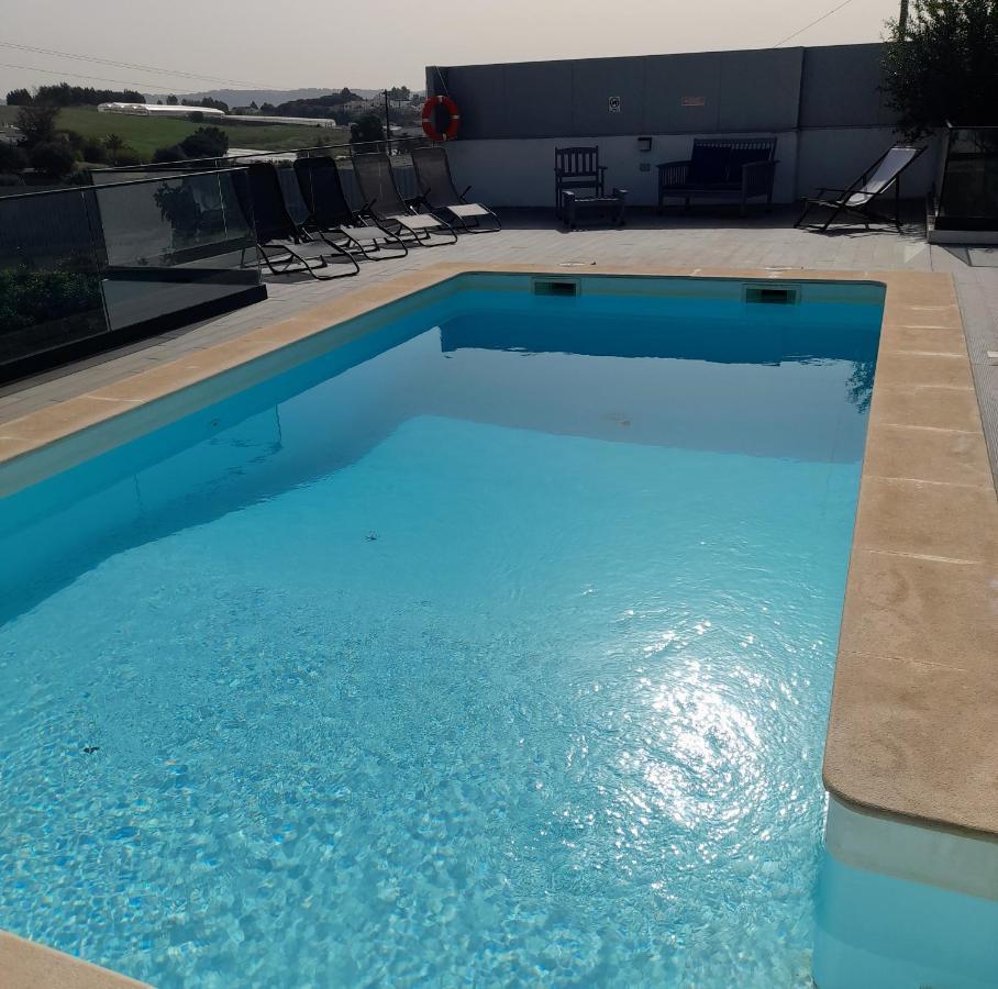 Hall 92 Quartos Com Wc Em Moradia Com Piscina A-Das-Lebres لوريس المظهر الخارجي الصورة