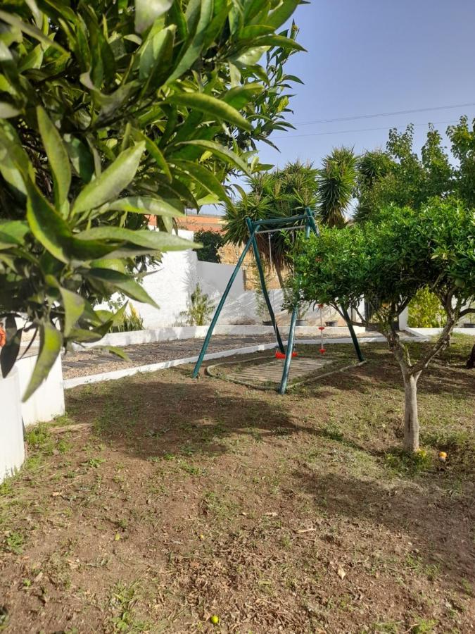 Hall 92 Quartos Com Wc Em Moradia Com Piscina A-Das-Lebres لوريس المظهر الخارجي الصورة