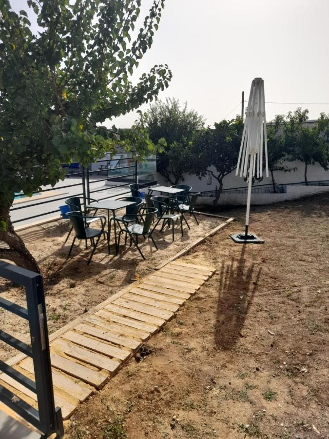 Hall 92 Quartos Com Wc Em Moradia Com Piscina A-Das-Lebres لوريس المظهر الخارجي الصورة