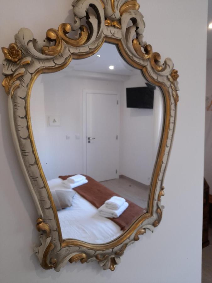 Hall 92 Quartos Com Wc Em Moradia Com Piscina A-Das-Lebres لوريس المظهر الخارجي الصورة