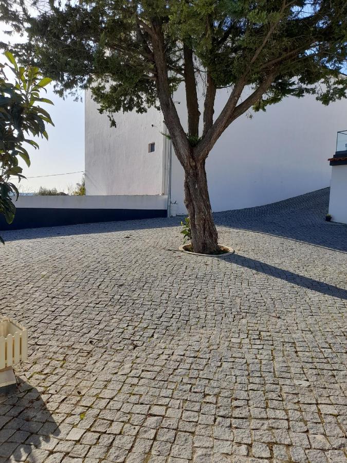 Hall 92 Quartos Com Wc Em Moradia Com Piscina A-Das-Lebres لوريس المظهر الخارجي الصورة