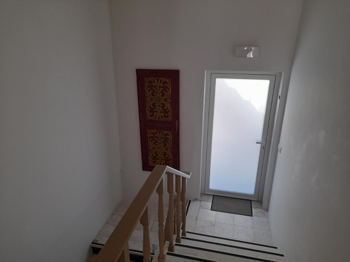 Hall 92 Quartos Com Wc Em Moradia Com Piscina A-Das-Lebres لوريس المظهر الخارجي الصورة